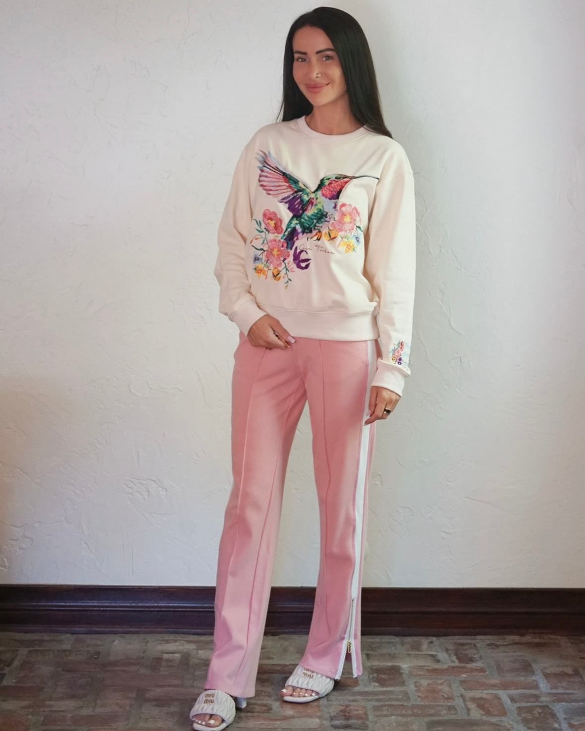 Classic Embroidered Sweatshirt Hummingbird