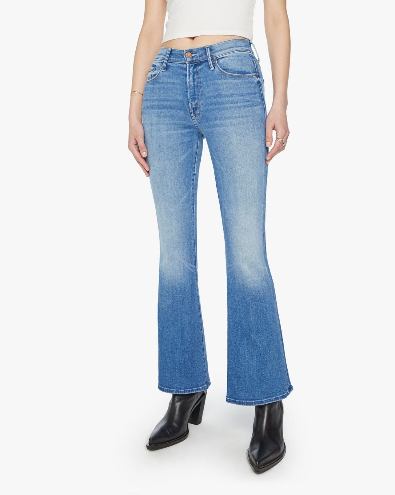 THE WEEKENDER LAYOVER