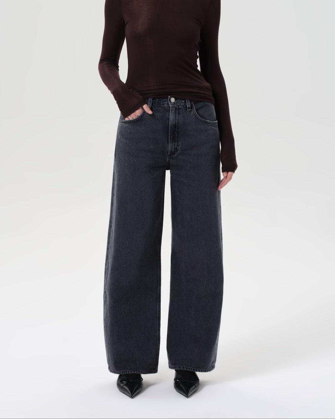 Low Curve Jean In Symbolic