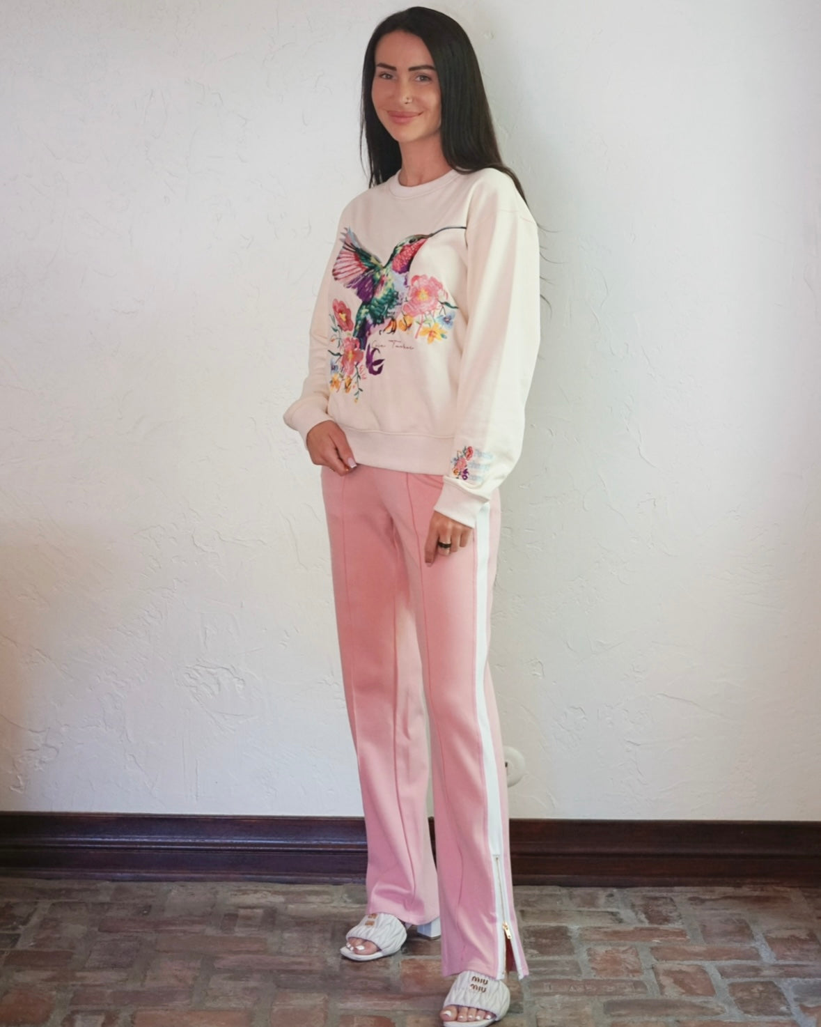 Classic Embroidered Sweatshirt Hummingbird