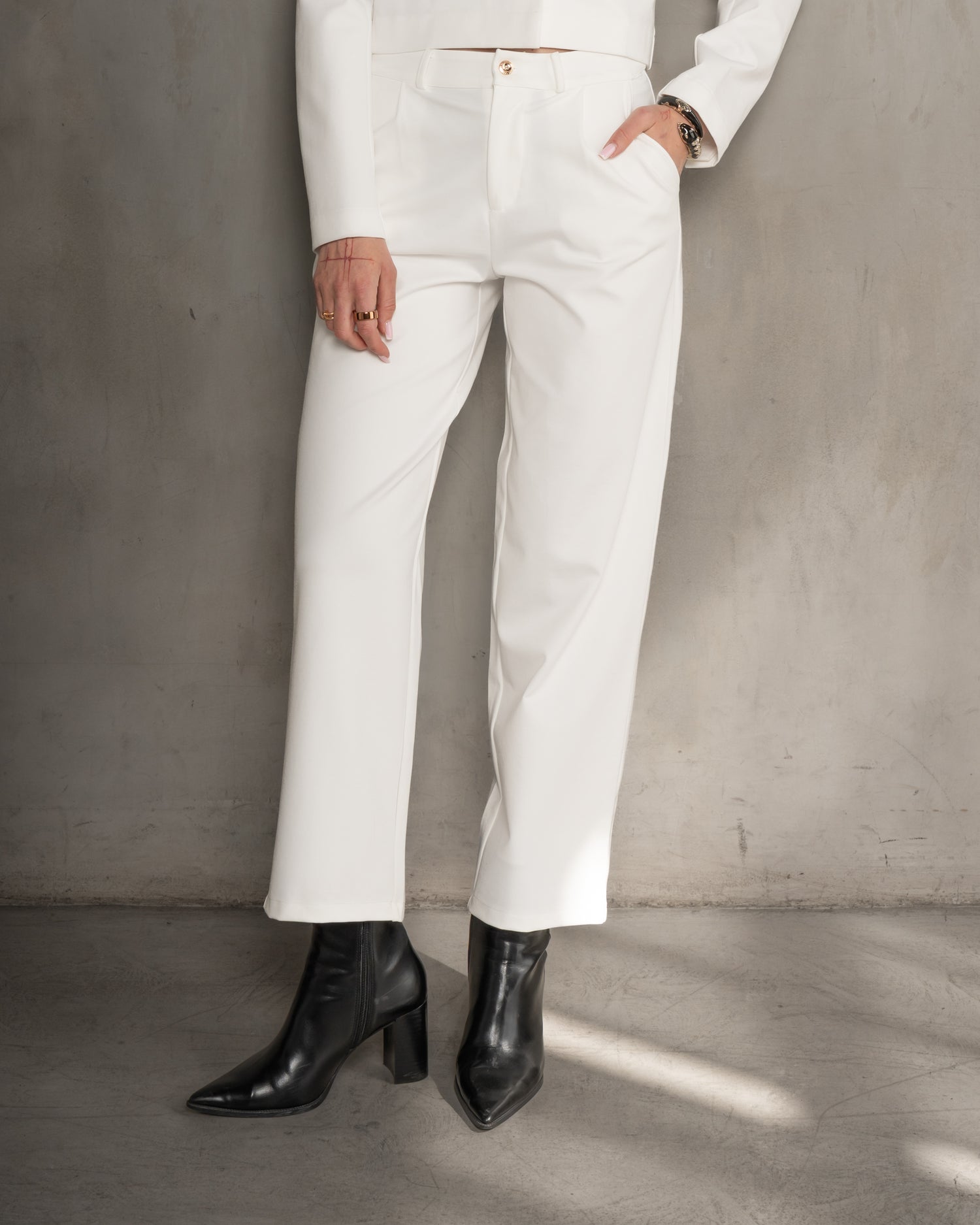 Analia Premiere Cropped Pant White