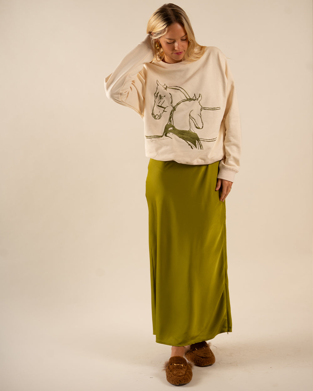 90’s Baggy Embroidered Sweatshirt Horses Embrace - Ivory