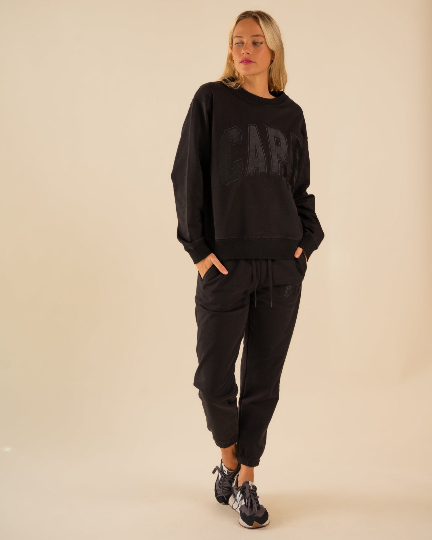 CARE Classic Sweatpants - Black 5