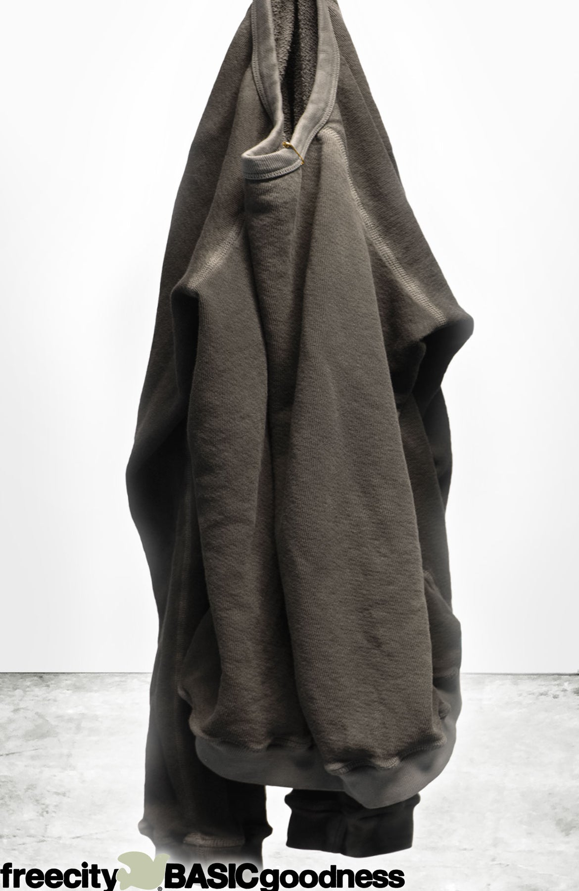 The FREECITY Lucky Rabbits Sweatshirt in CPYRB