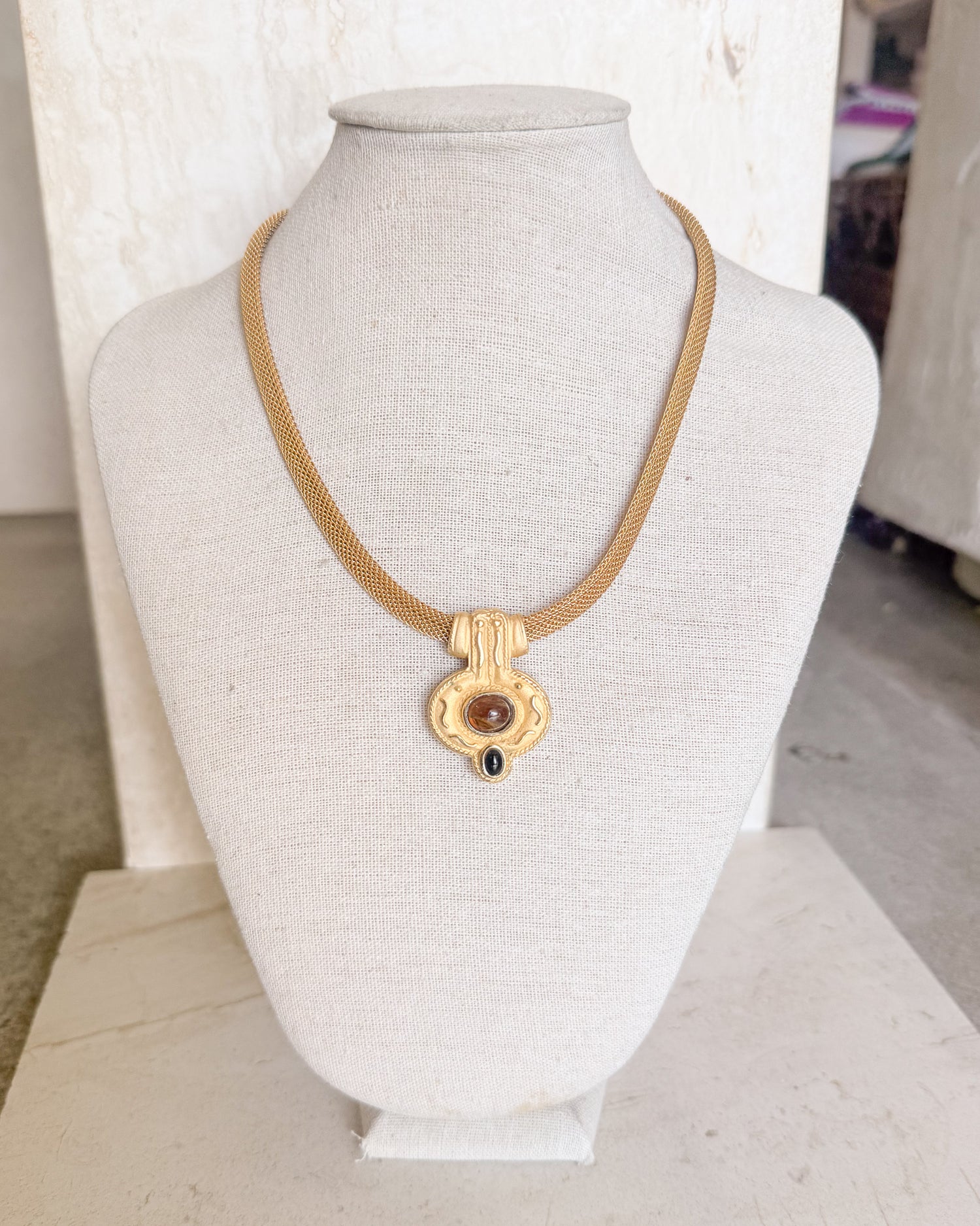 Vintage Couture Gold tone Mesh Chain Pendant