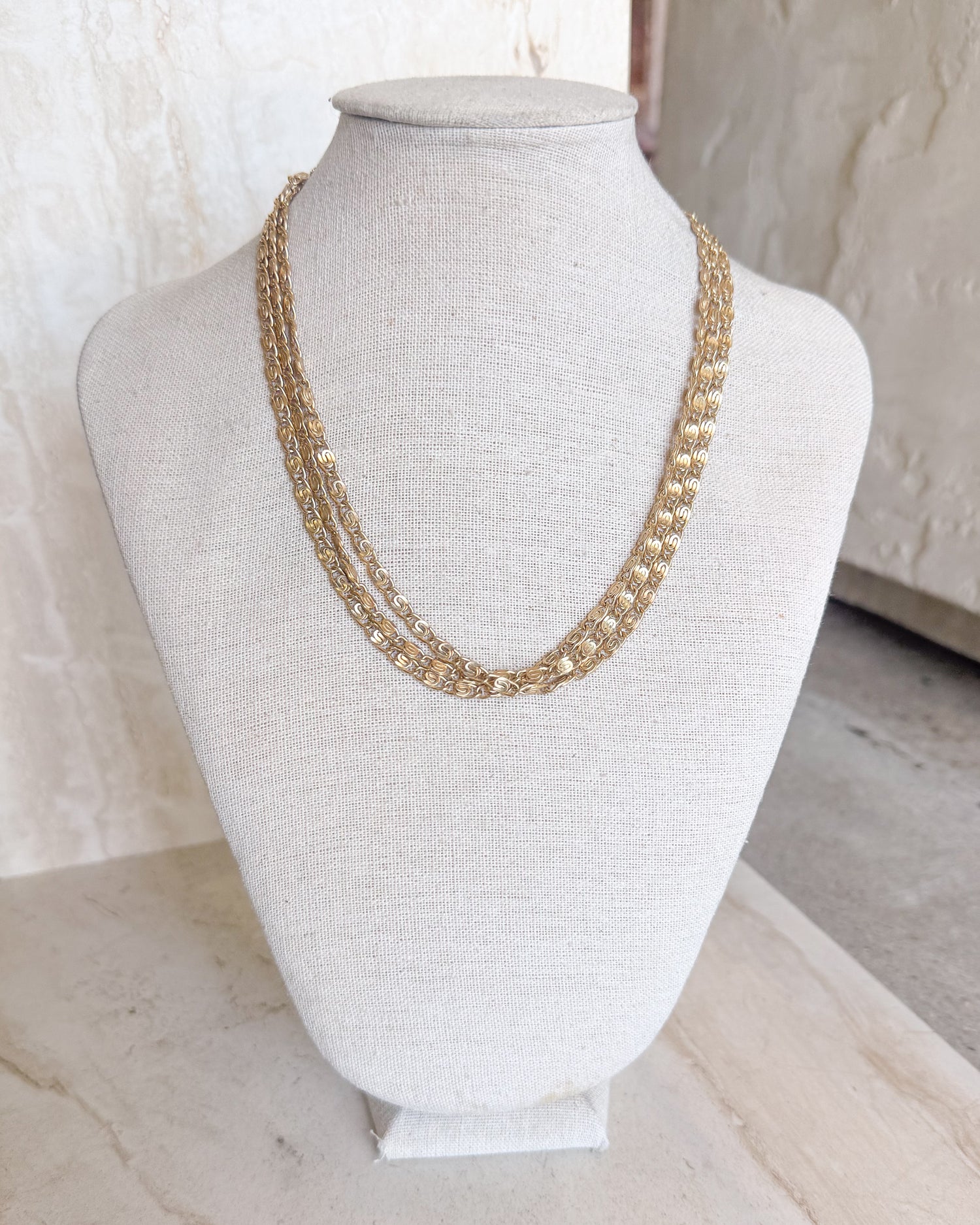 Vintage Gold Tone 3 Strand snail link necklace