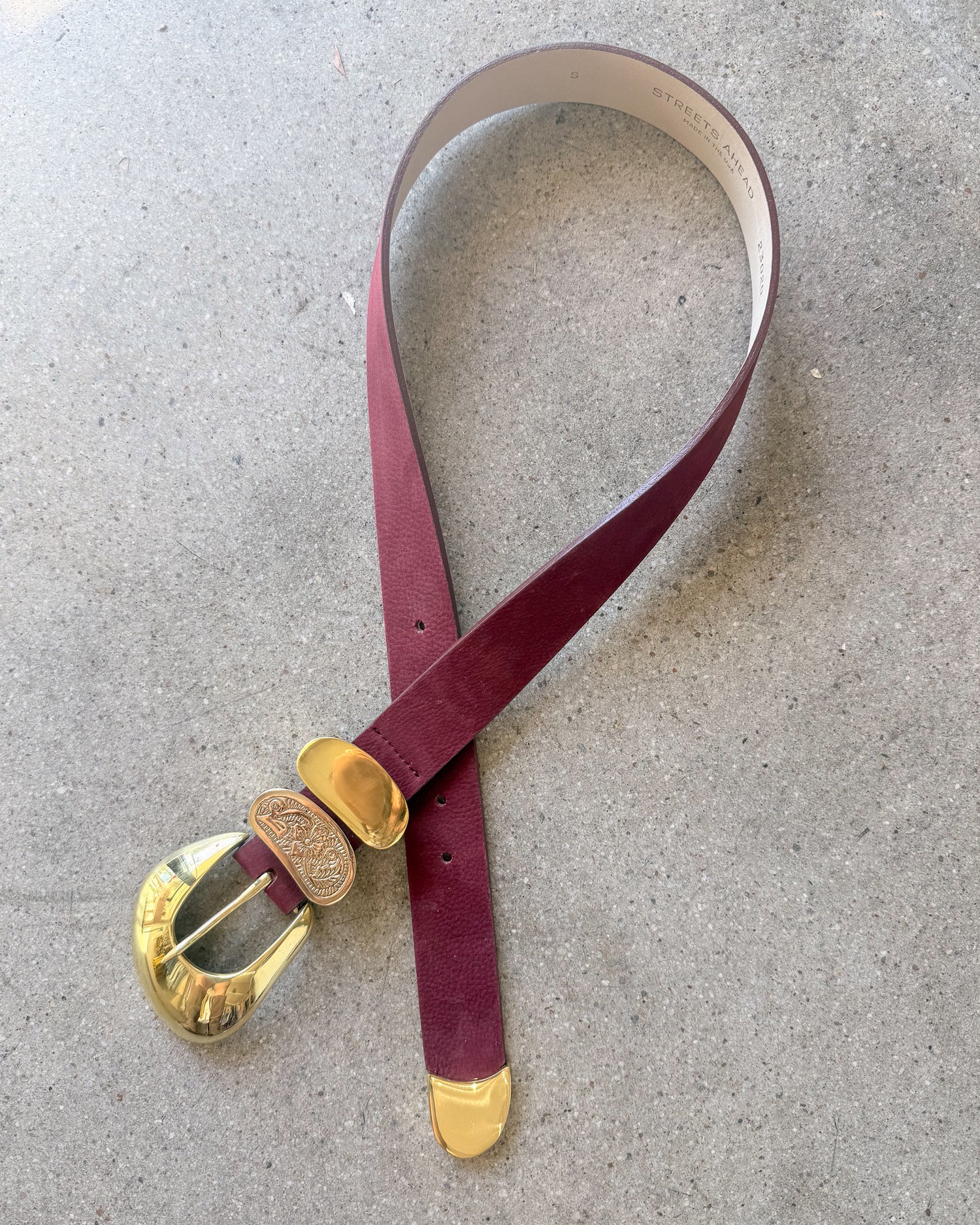 Willa Nubuck leather Belt in Maroon