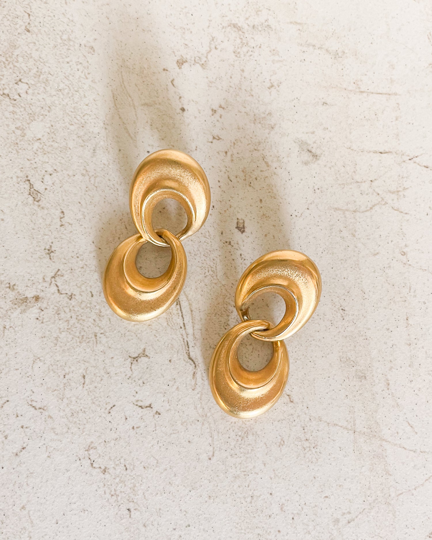 Vintage GOLD TONE Drop Earring