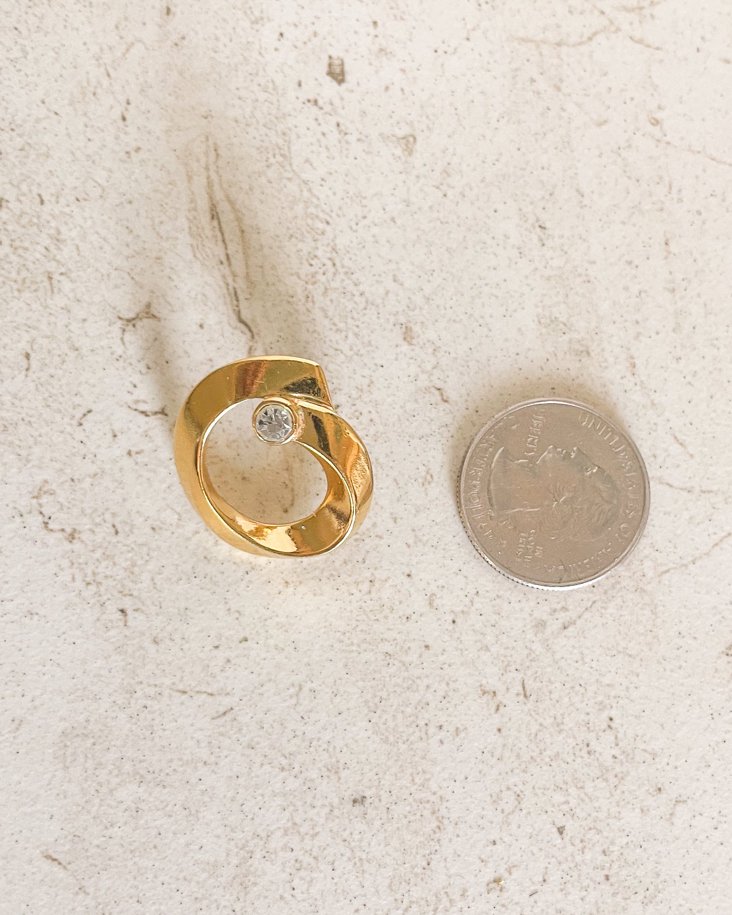 Vintage Elegant Spiral Circle Stud Earrings