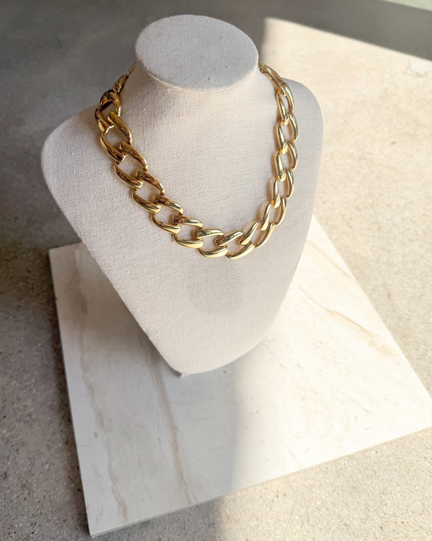 Vintage Chunky Gold Chain Link Collar Necklace