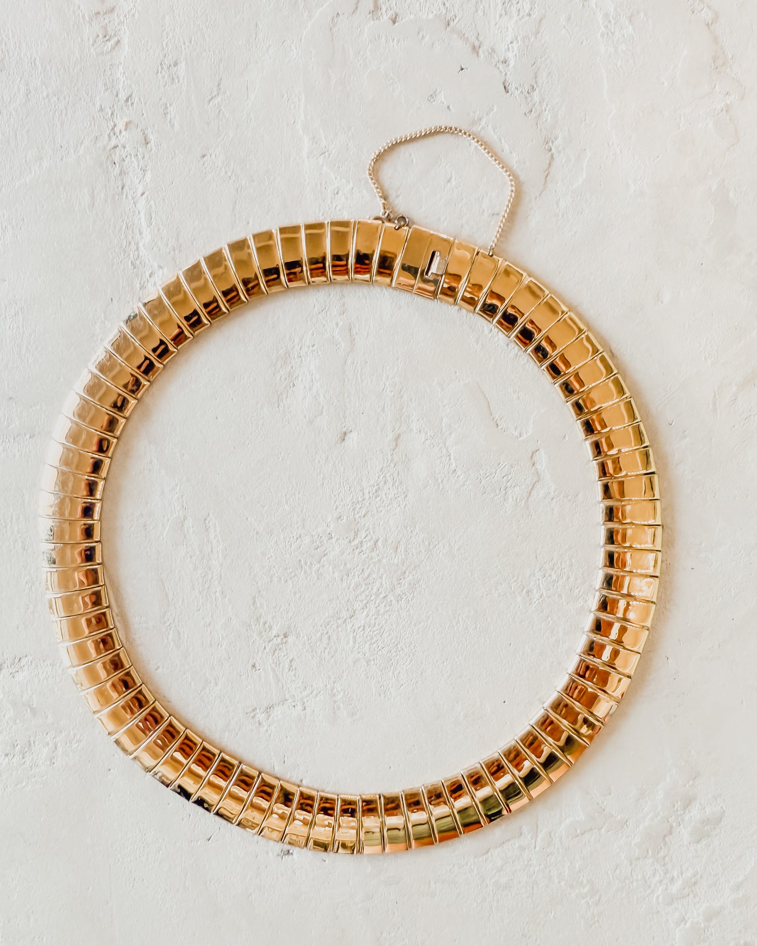 VINTAGE 80'S POLISHED OMEGA NECKLACE
