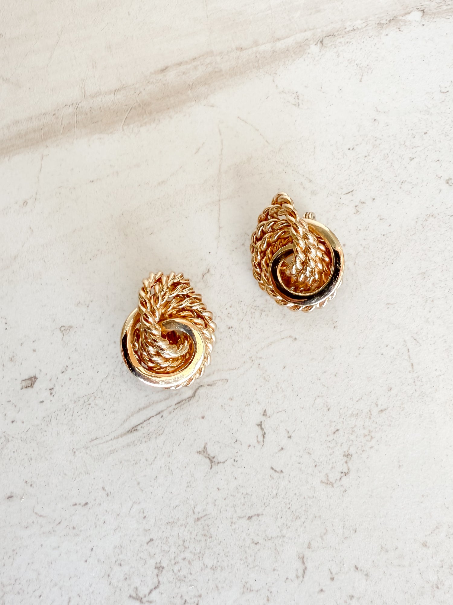 Vintage textured gold tone loop swirls clip on earrings