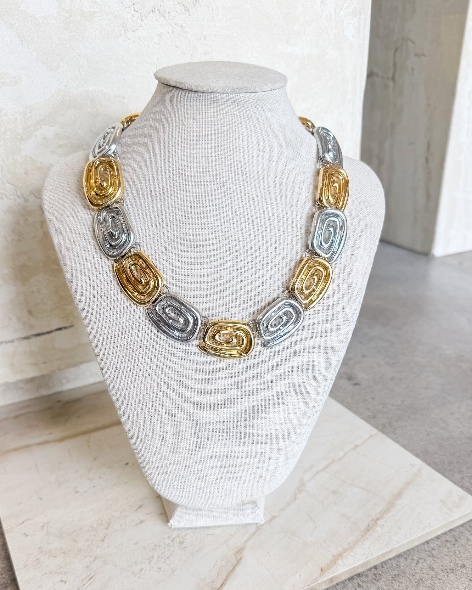 Vintage Two Tone Chunky Swirl Necklace