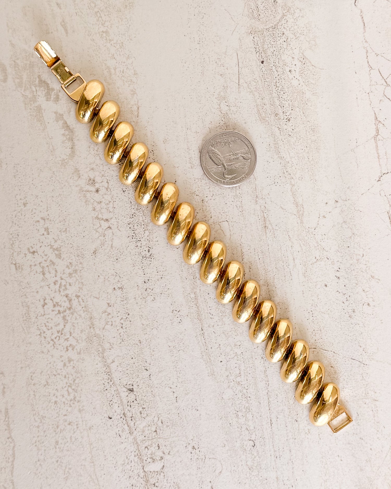 Vintage Signed Gold Gold Curved Link Bracelet