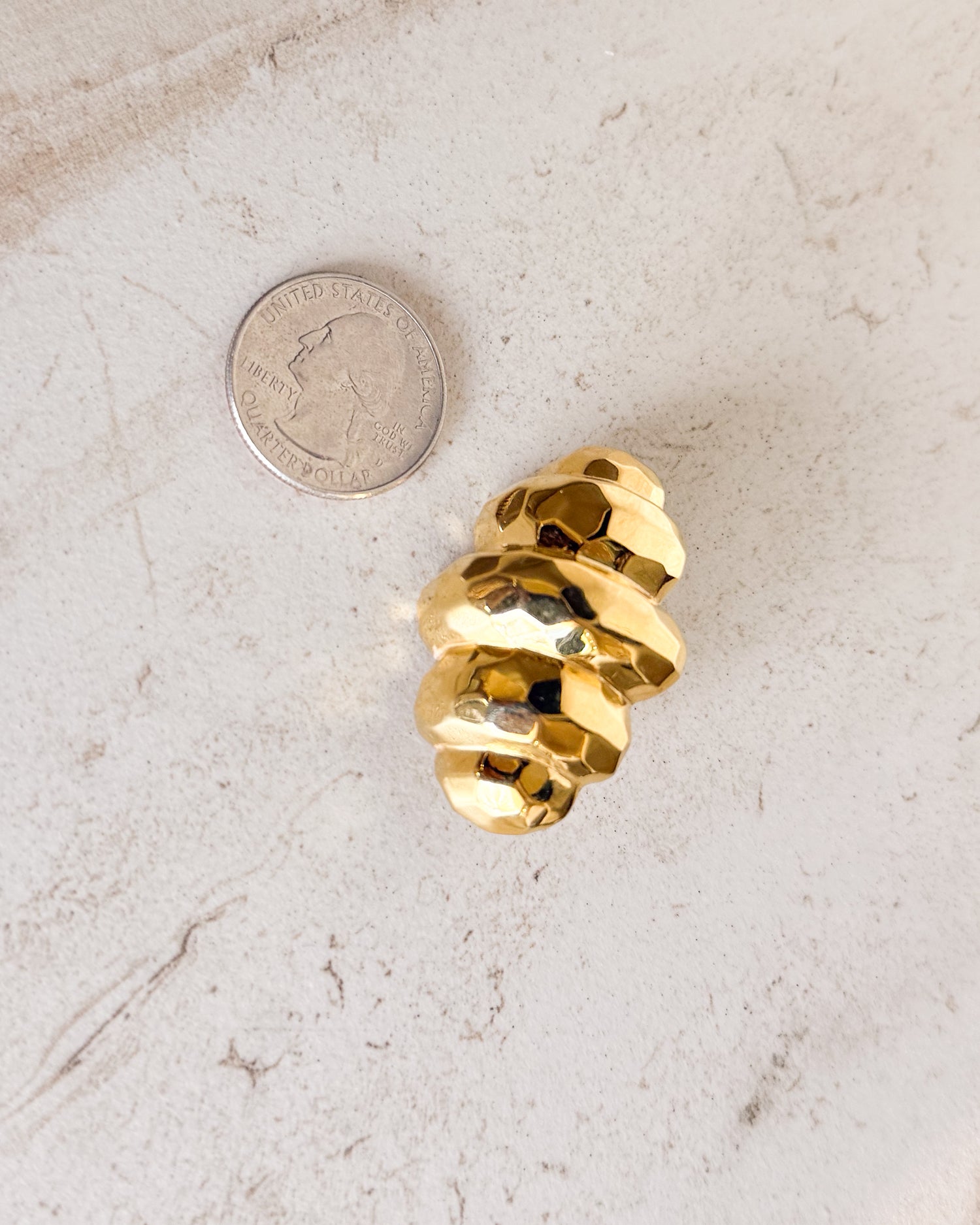 VIntage Big Bold Bevel Gold Tone Shell clip on earrings
