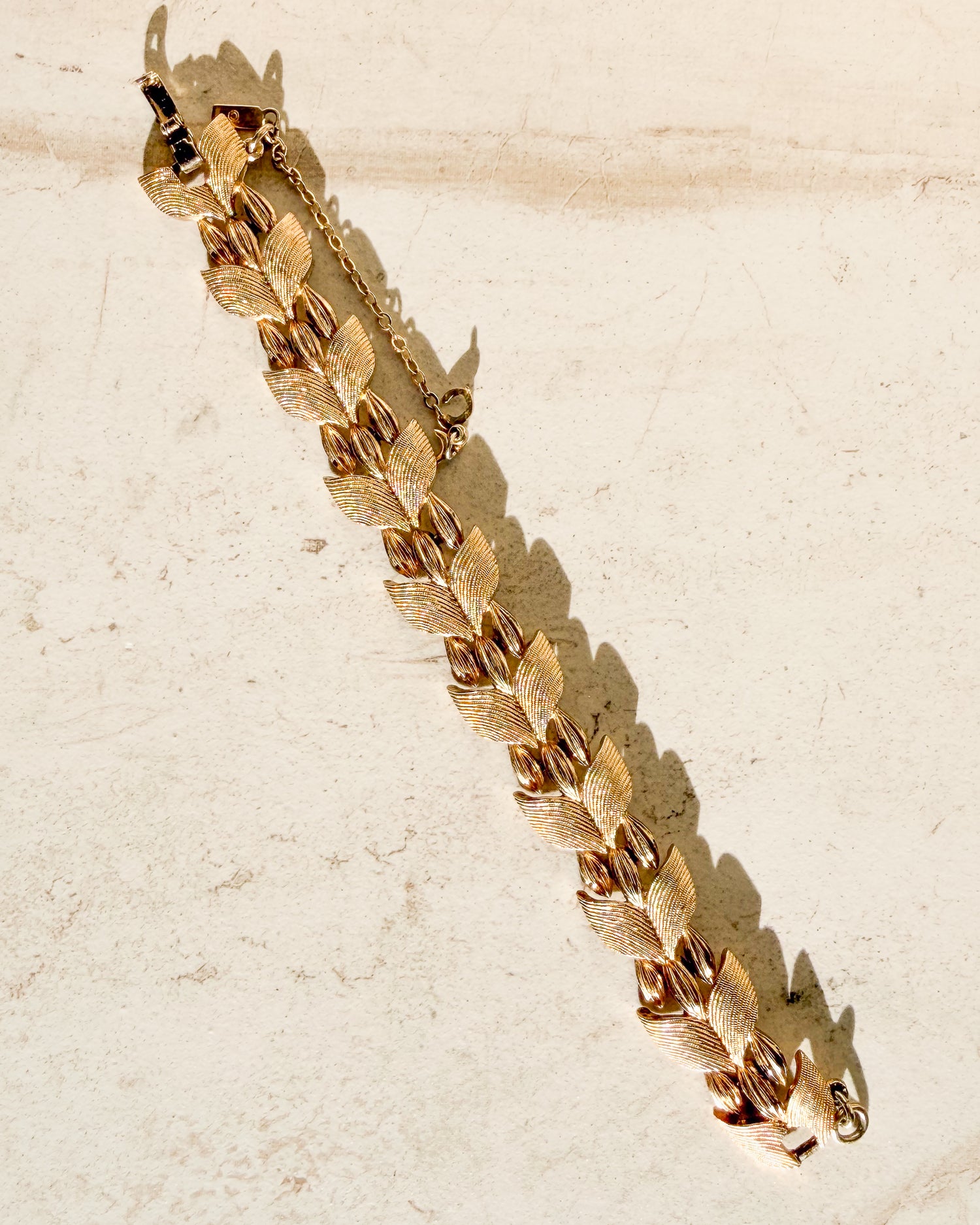 Vintage Signed Gold Tone Links Bracelet