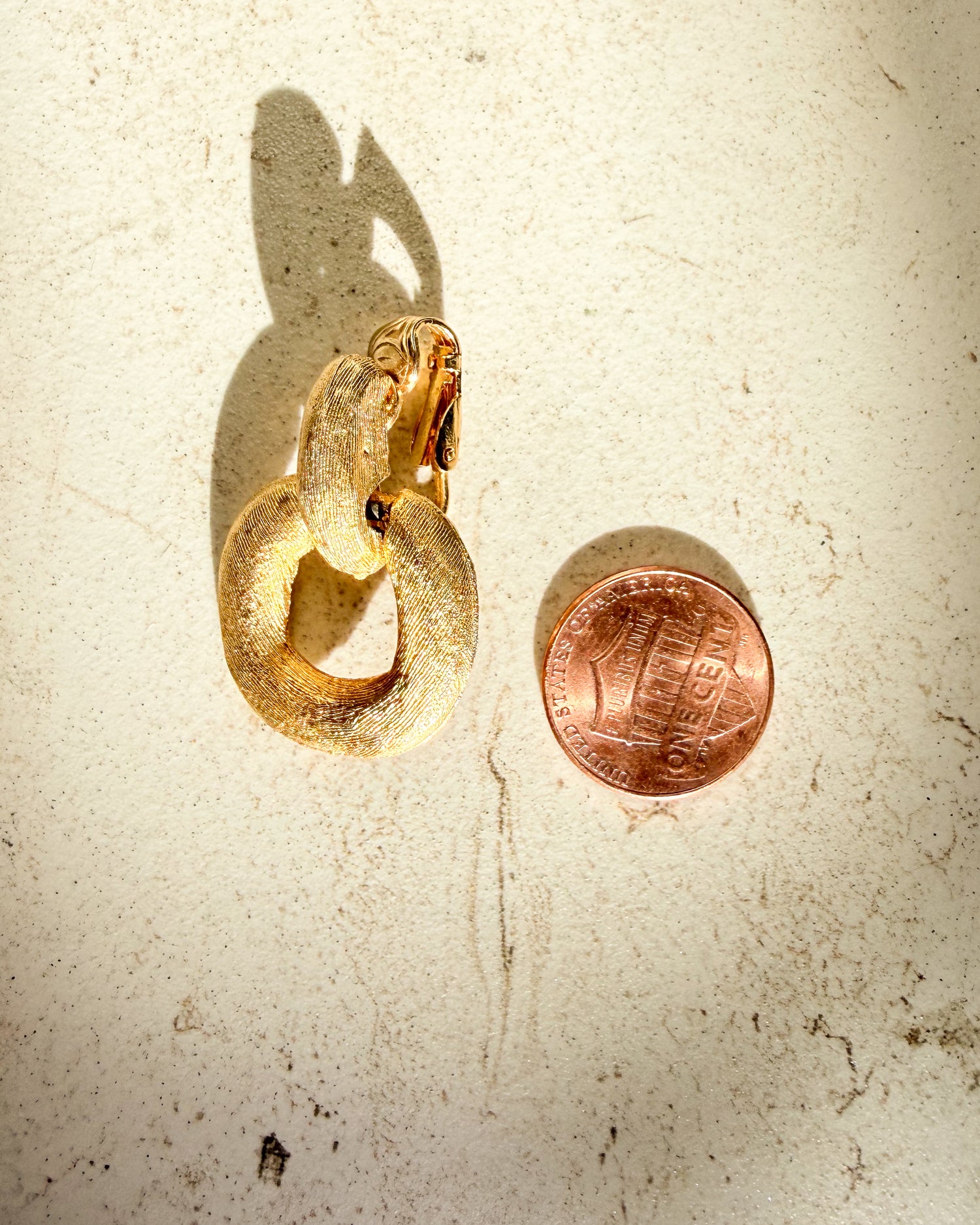 Vintage Gold dangle Clip On Earrings