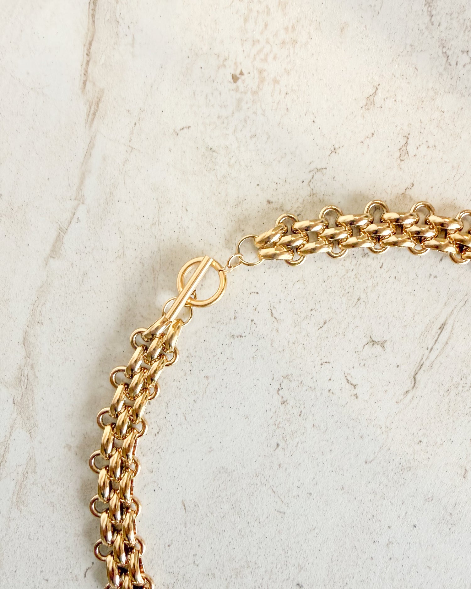 Thick Gold Interlocking Chain Necklace