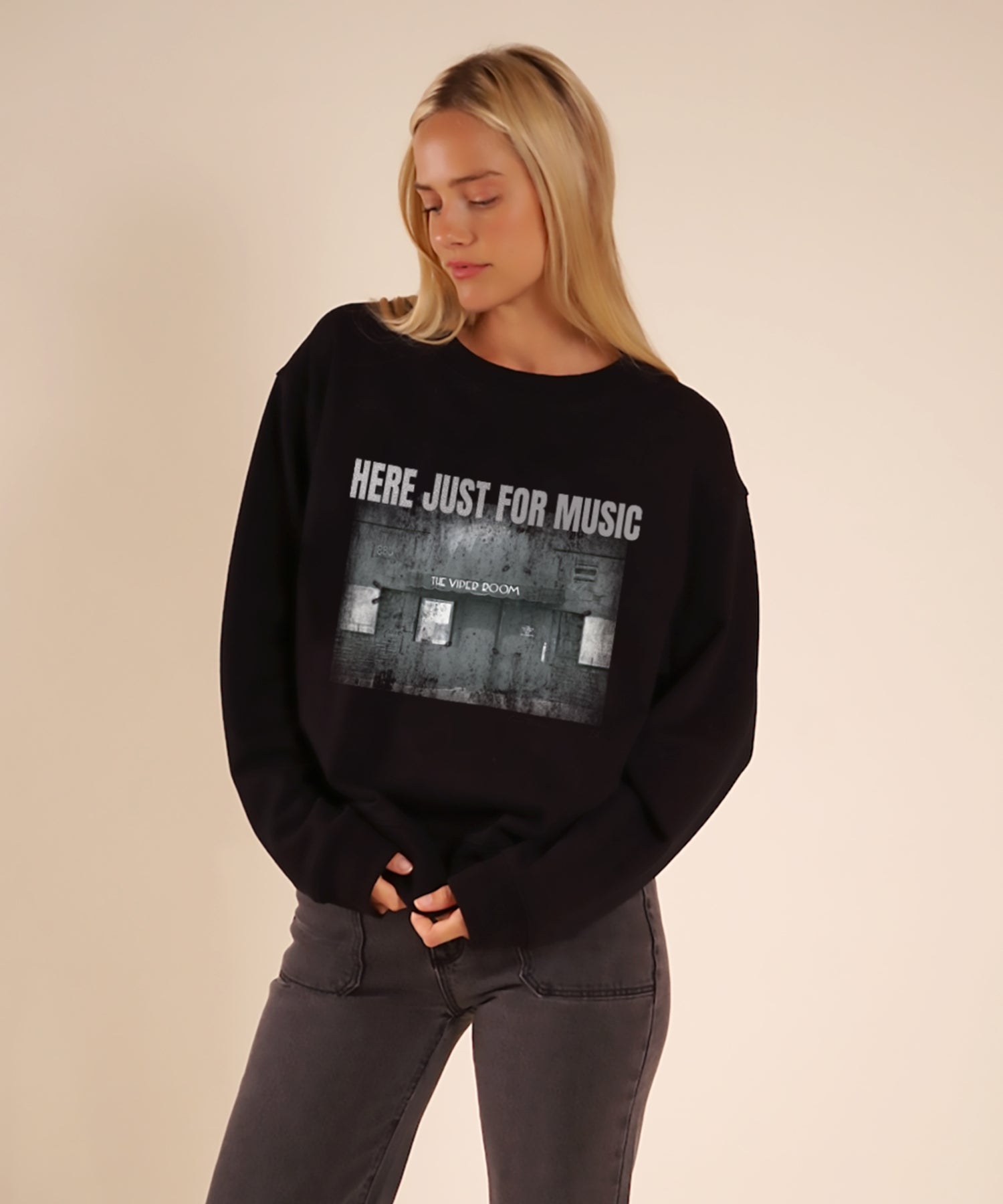 CLASSIC CREWNECK HERE JUST FOR MUSIC