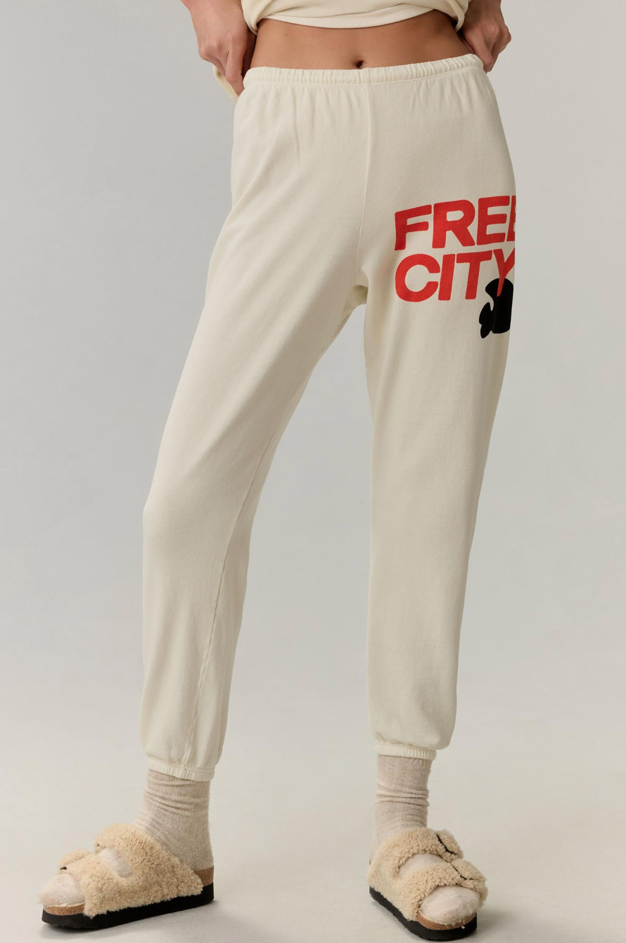 FREECITYlarge sweatpant - creamyyumm