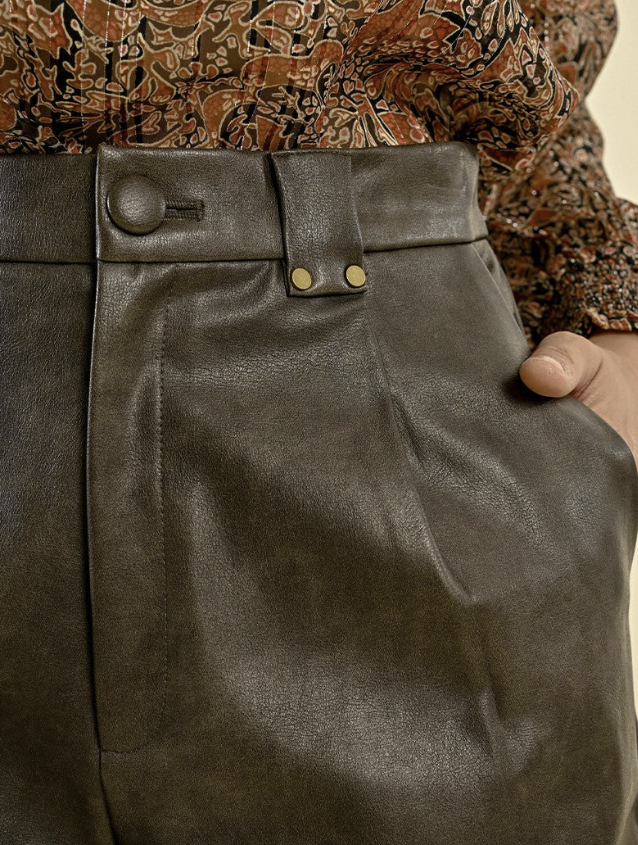FAUX LEATHER SHORTS