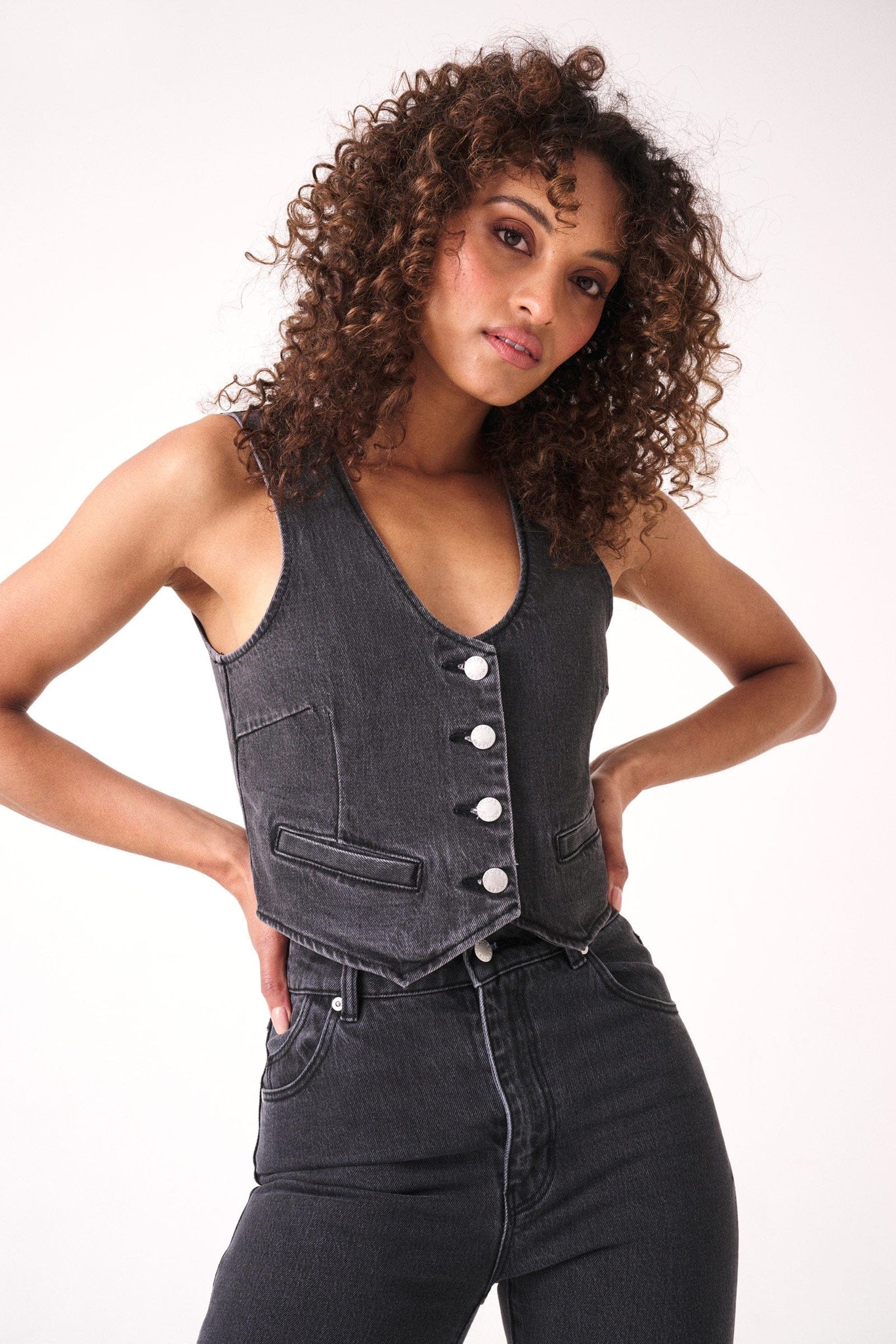Dallas Vest Worn Black