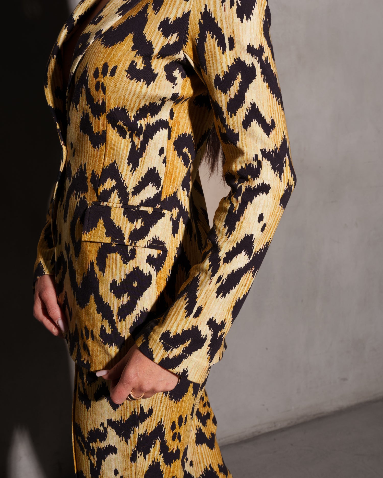 Kravitz Interlock Blazer Tiger