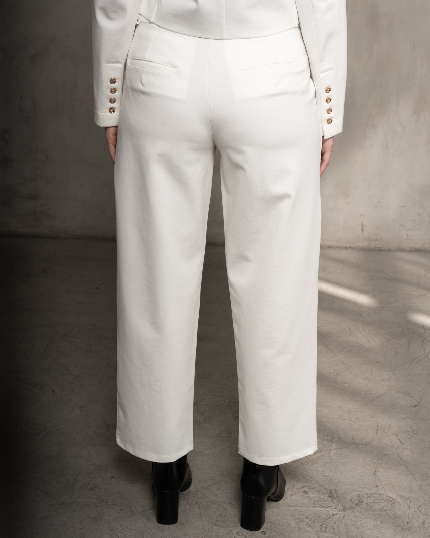 Analia Premiere Cropped Pant White