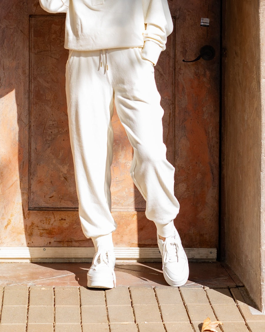 VARLEY ASCOT SWEAT PANT IN EGRET