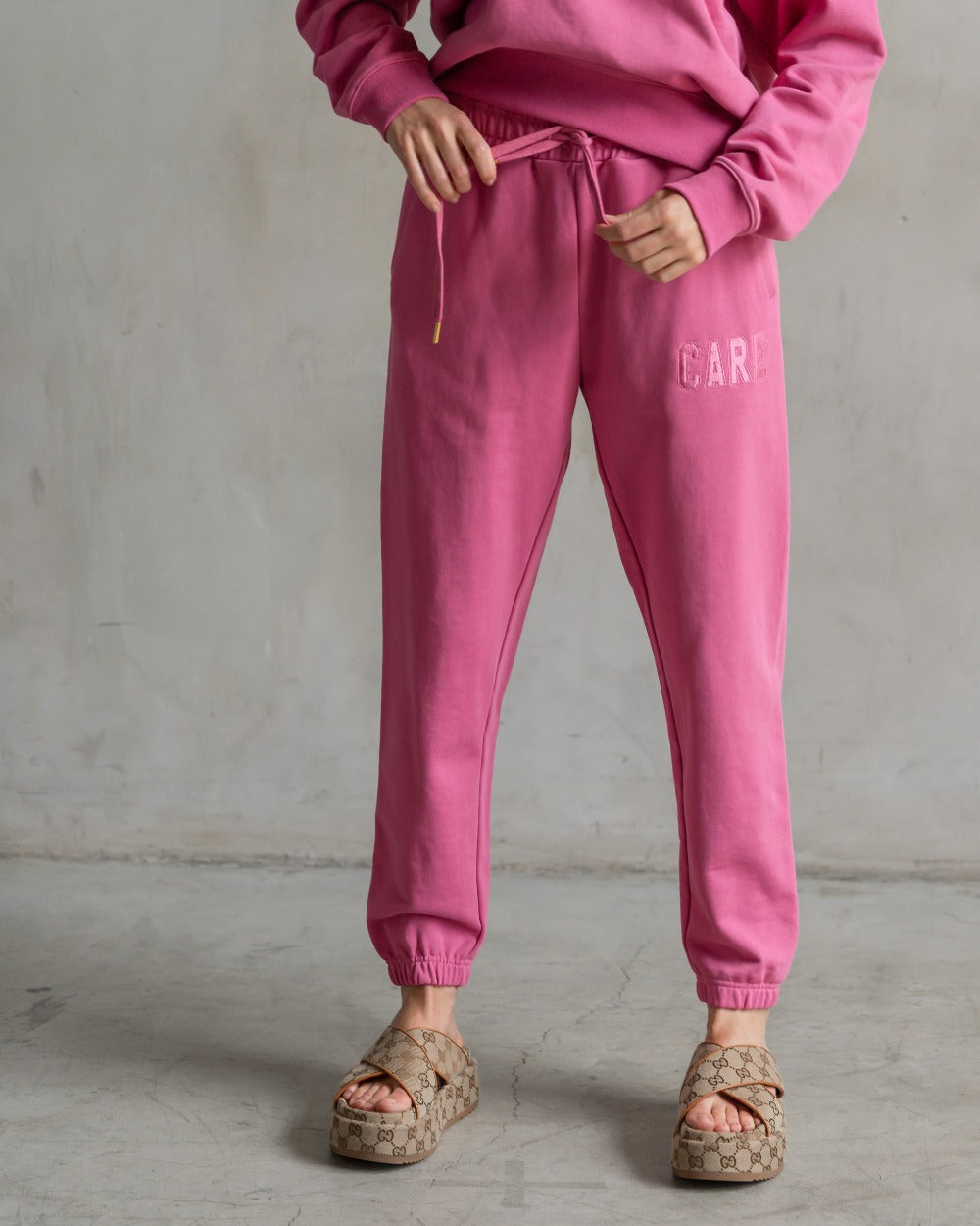 CARE Classic Sweatpants - Berry 4