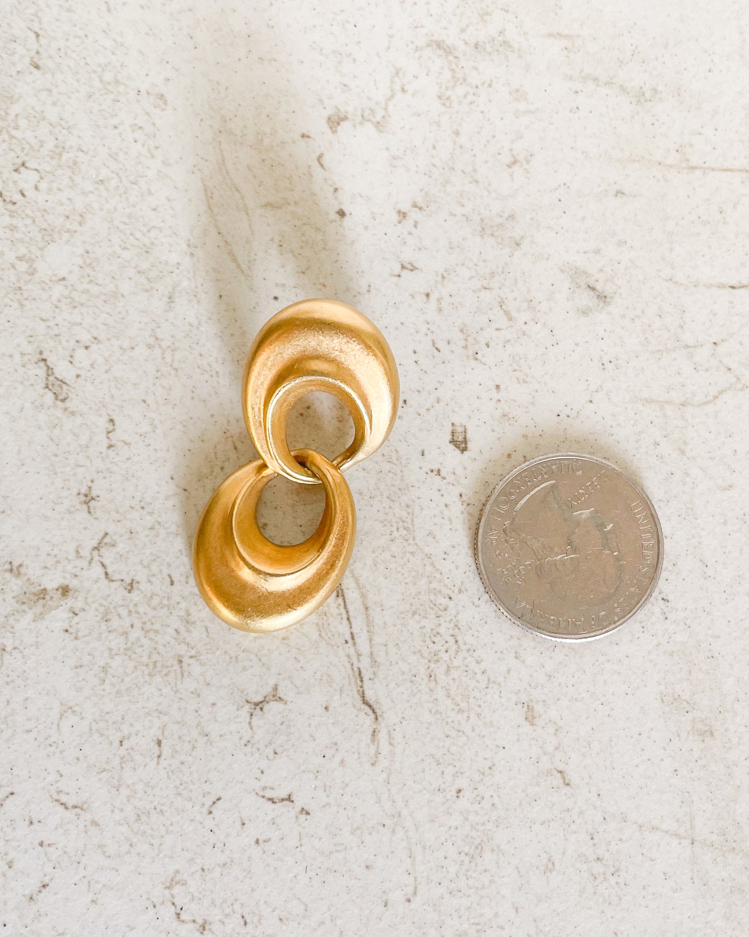 Vintage GOLD TONE Drop Earring