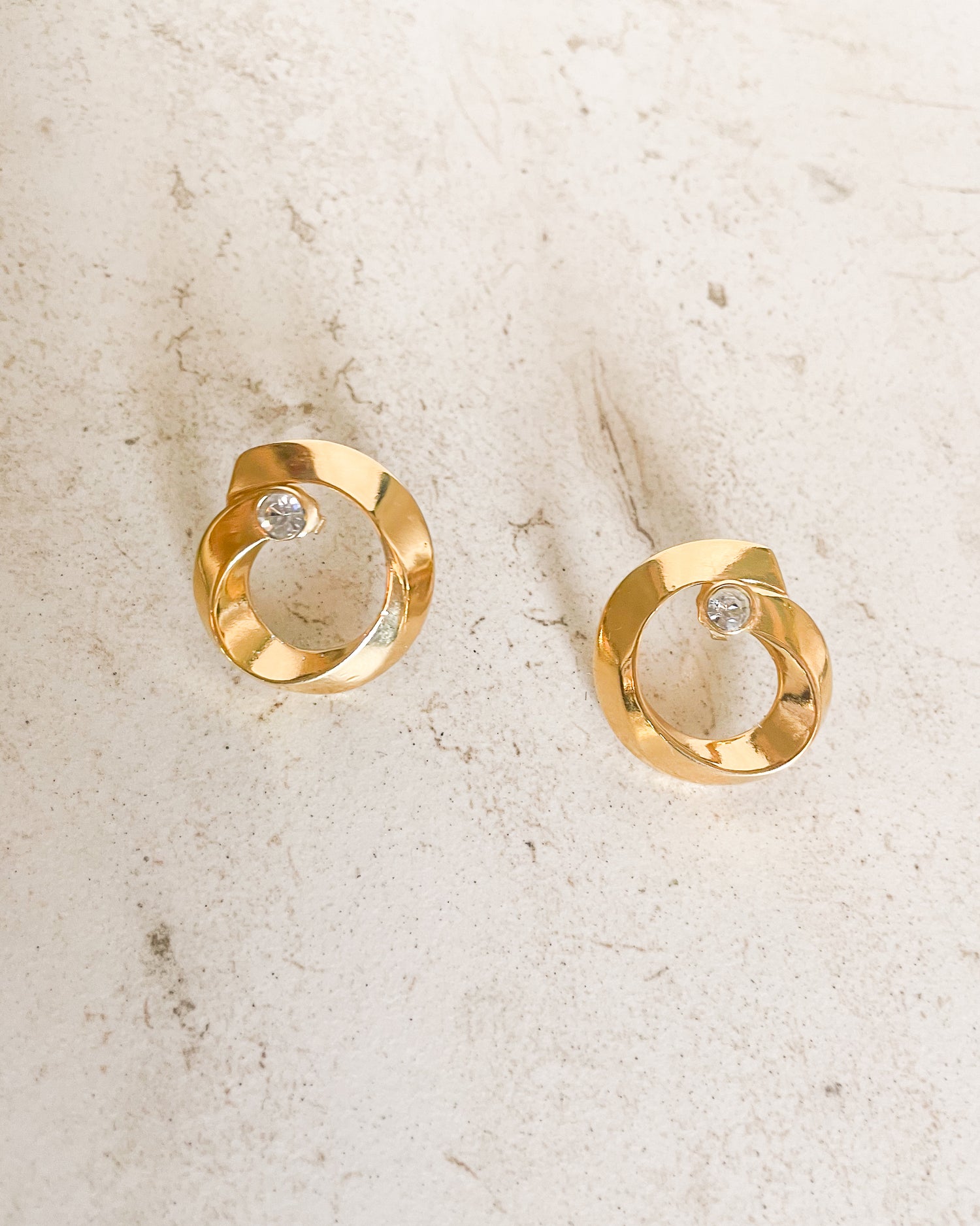 Vintage Elegant Spiral Circle Stud Earrings