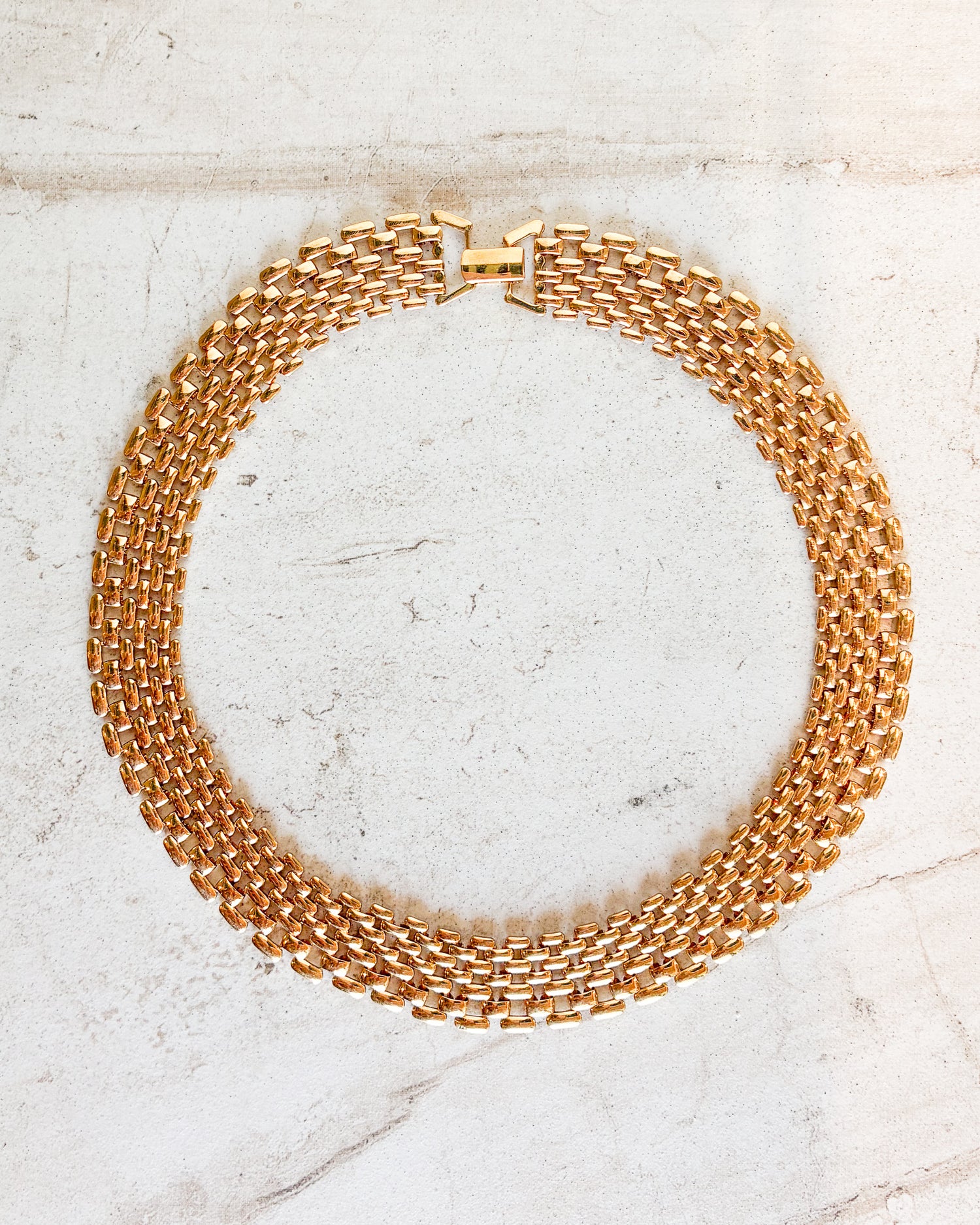 Vintage Gold Tone Oval Link Necklace