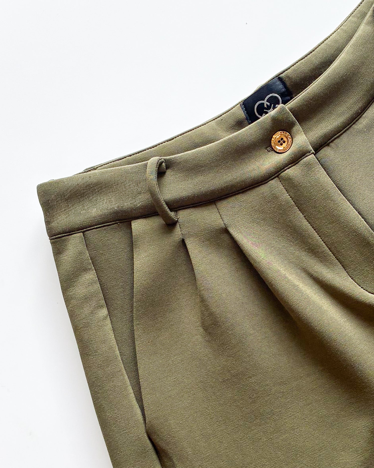 Riley Ultra Luxe Tailored Short - Olive