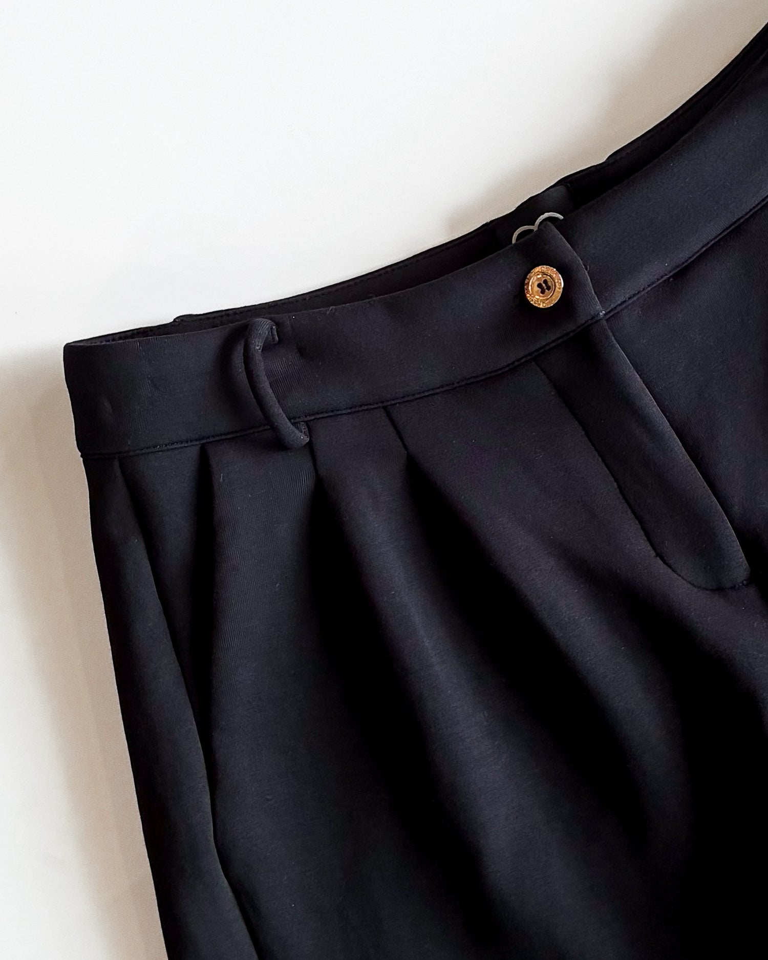 Riley Ultra Luxe Tailored Short - Black