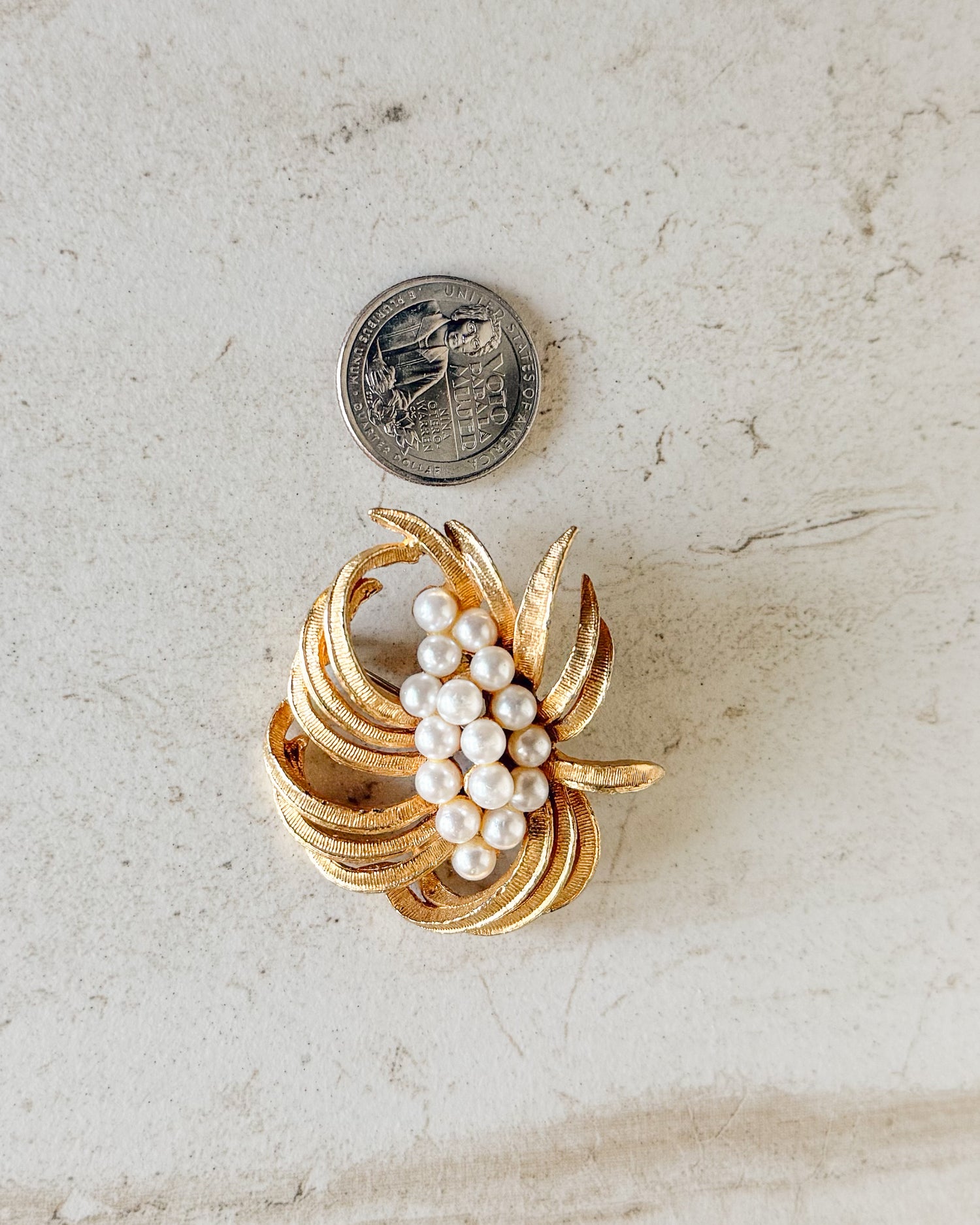 Vintage Curling Leaf Brooch Pin