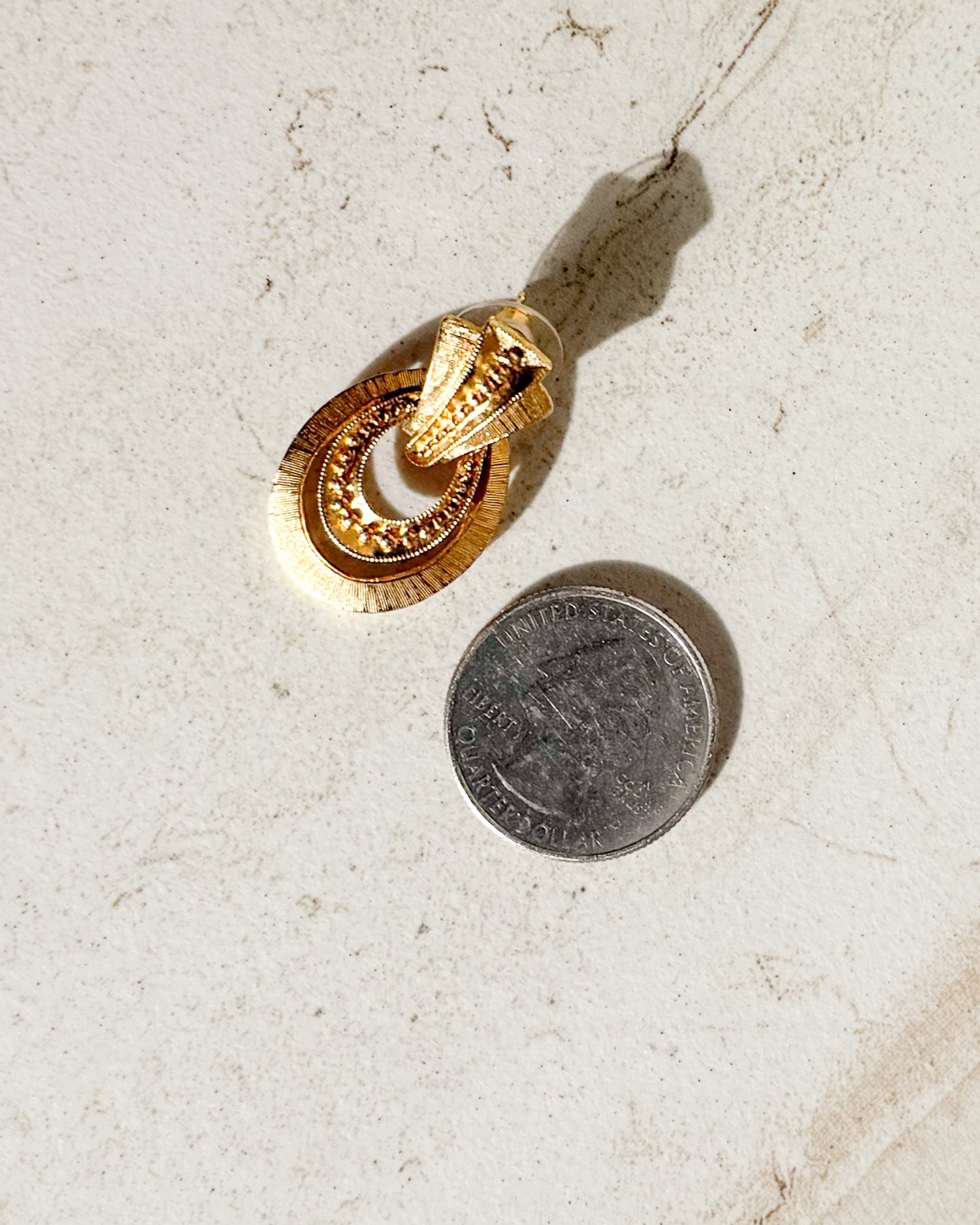 Vintage Signed Gold Tone Oval Knocker Clip On Earrings