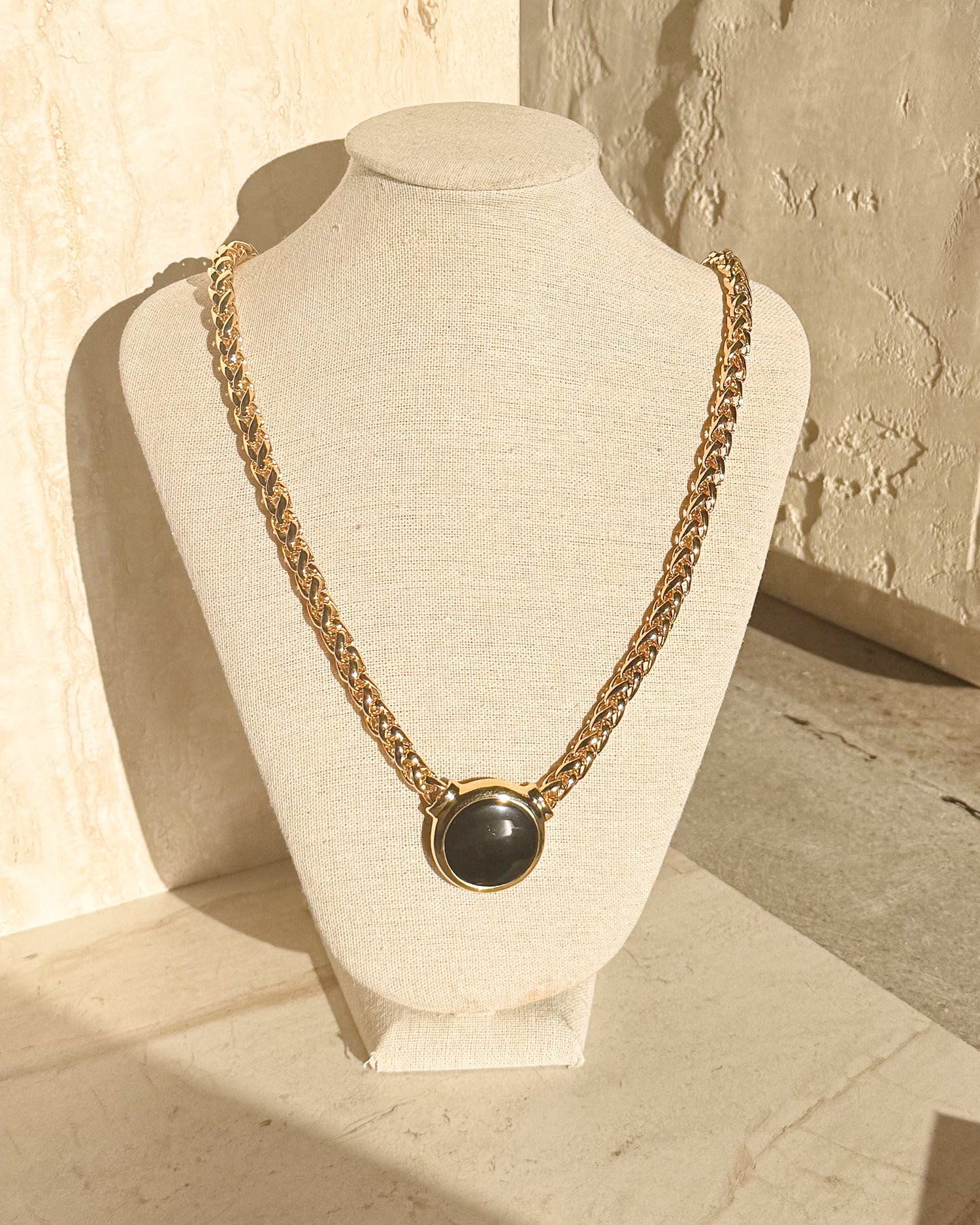 Vintage Signed Weave Gold Tone Black Cabochon Necklace