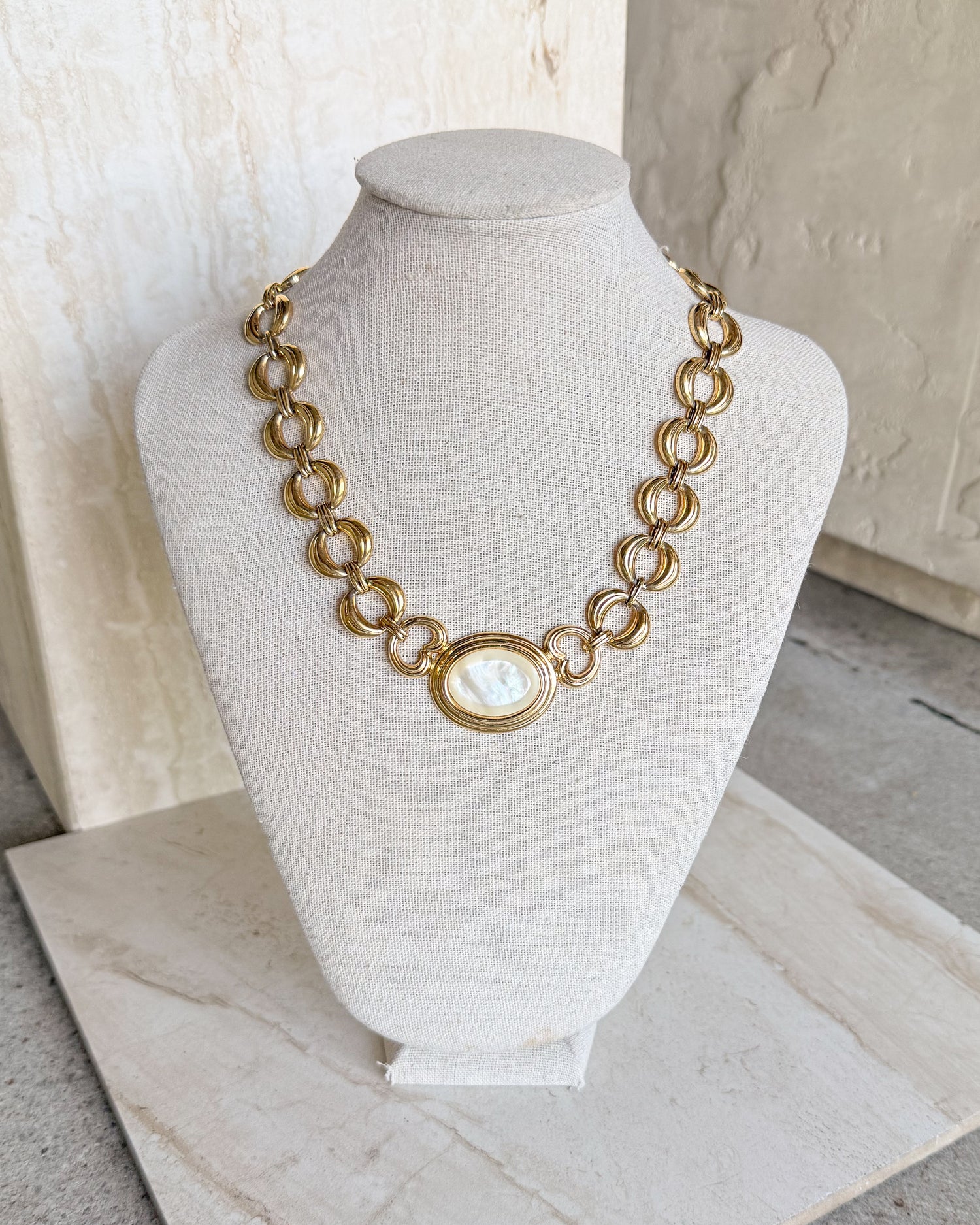 Vintage Signed Gold Tone Pearl Pendant Necklace