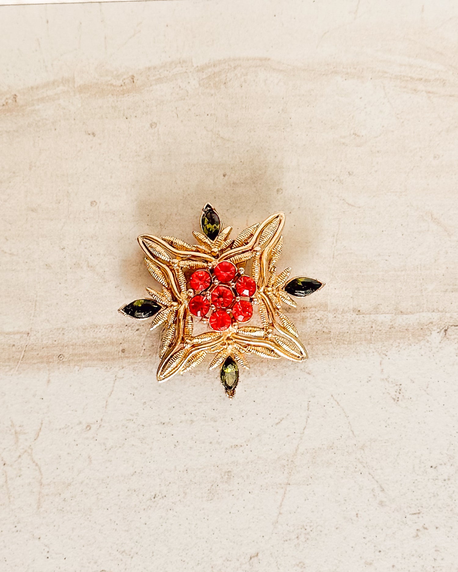 Vintage GOLD TONE RHINESTONE WITH GREEN AND PINK STONES Brooch Pin