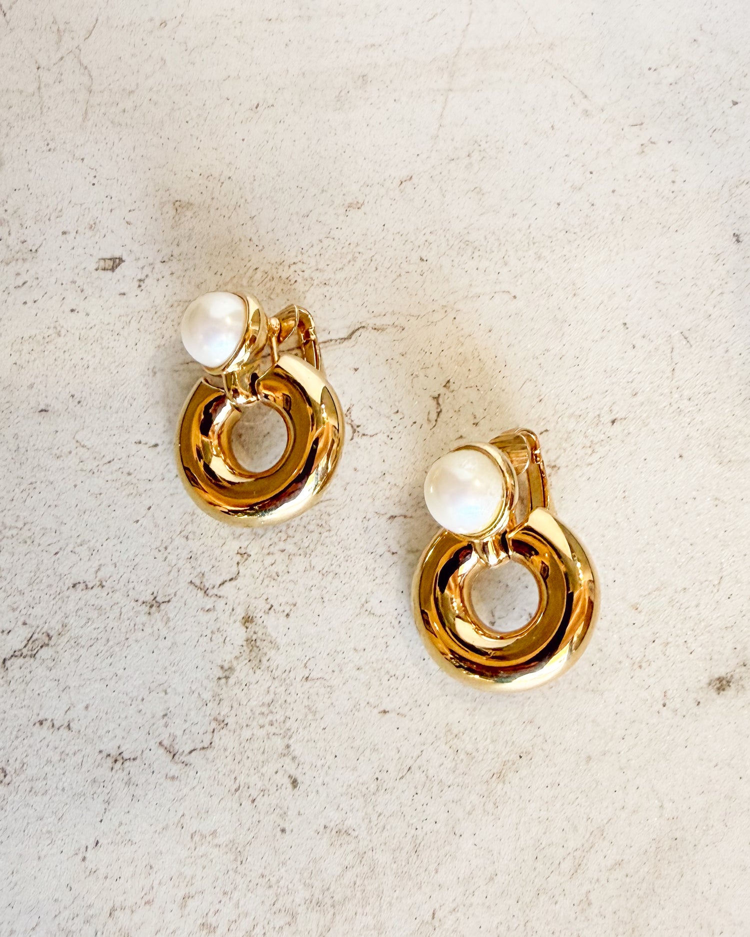 Vintage SIgned Gold Tone With Pearl Clip-On Earrings