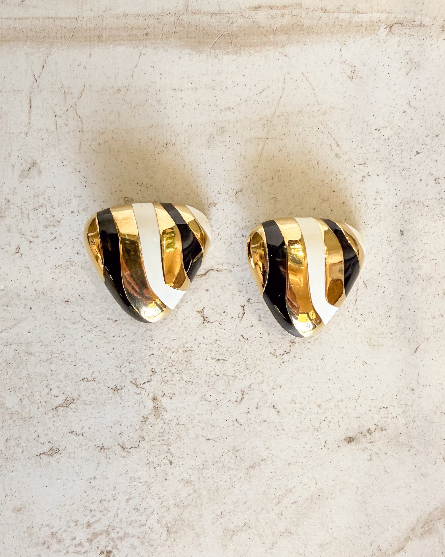 Vintage Signed Black White Enamel Gold Tone Clip On Earrings