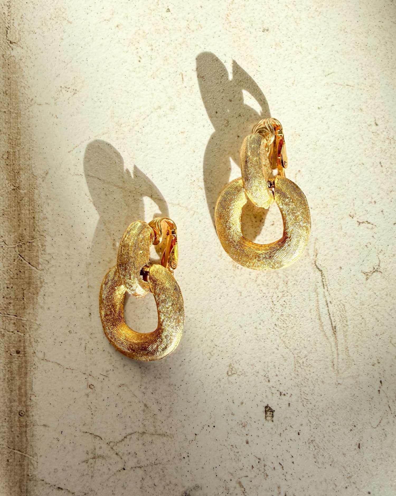 Vintage Gold dangle Clip On Earrings