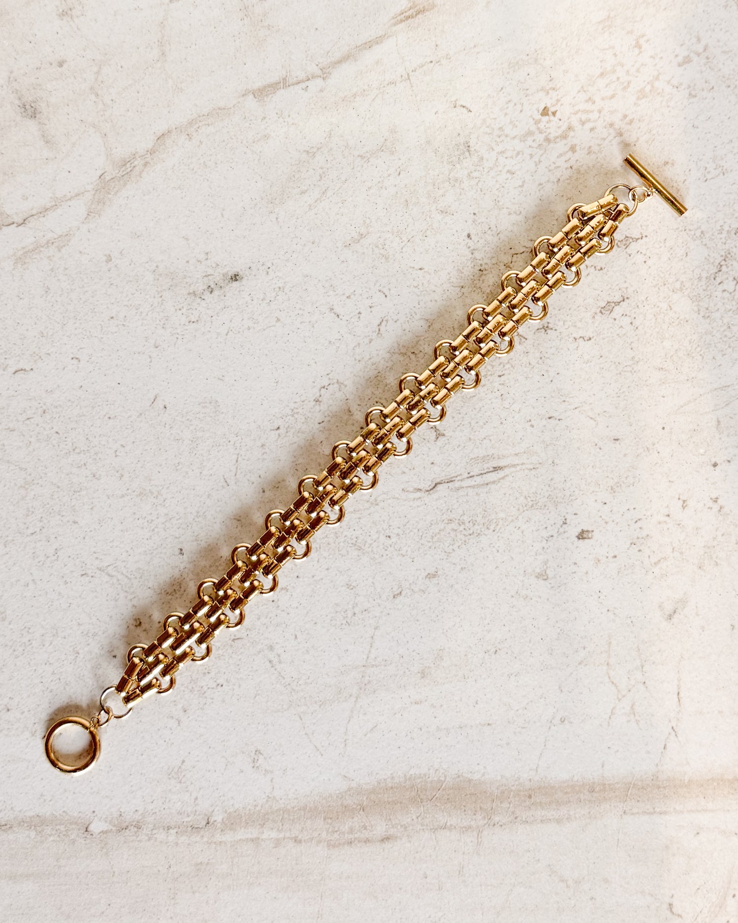 Thick Gold Interlocking Chain Bracelet