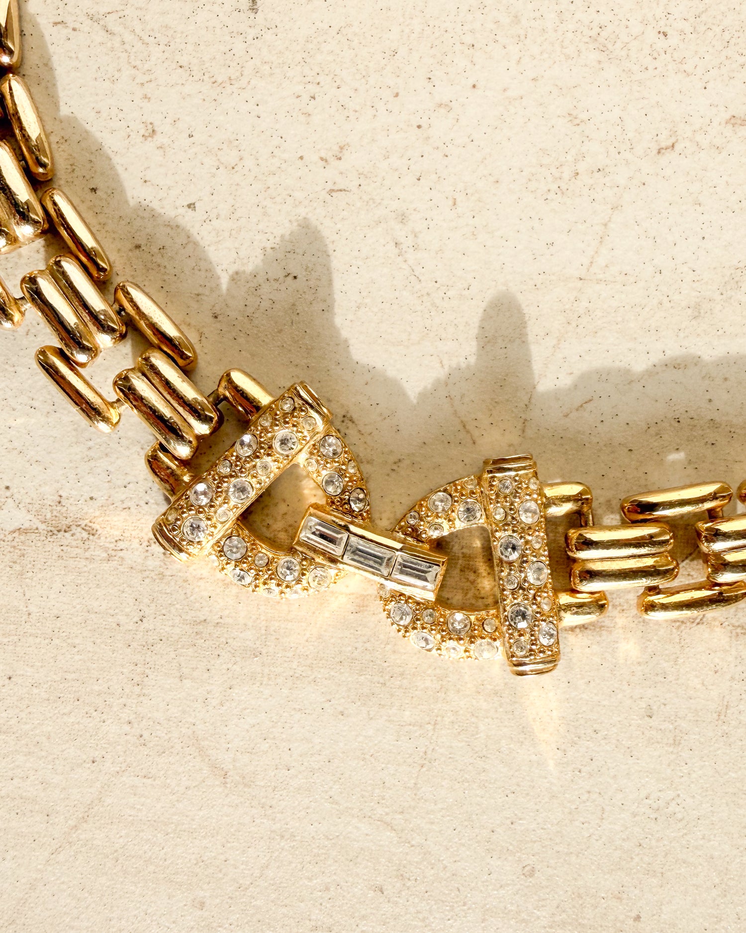 Vintage Gold-tone Basketweave Chain Rhinestone clasp Necklace