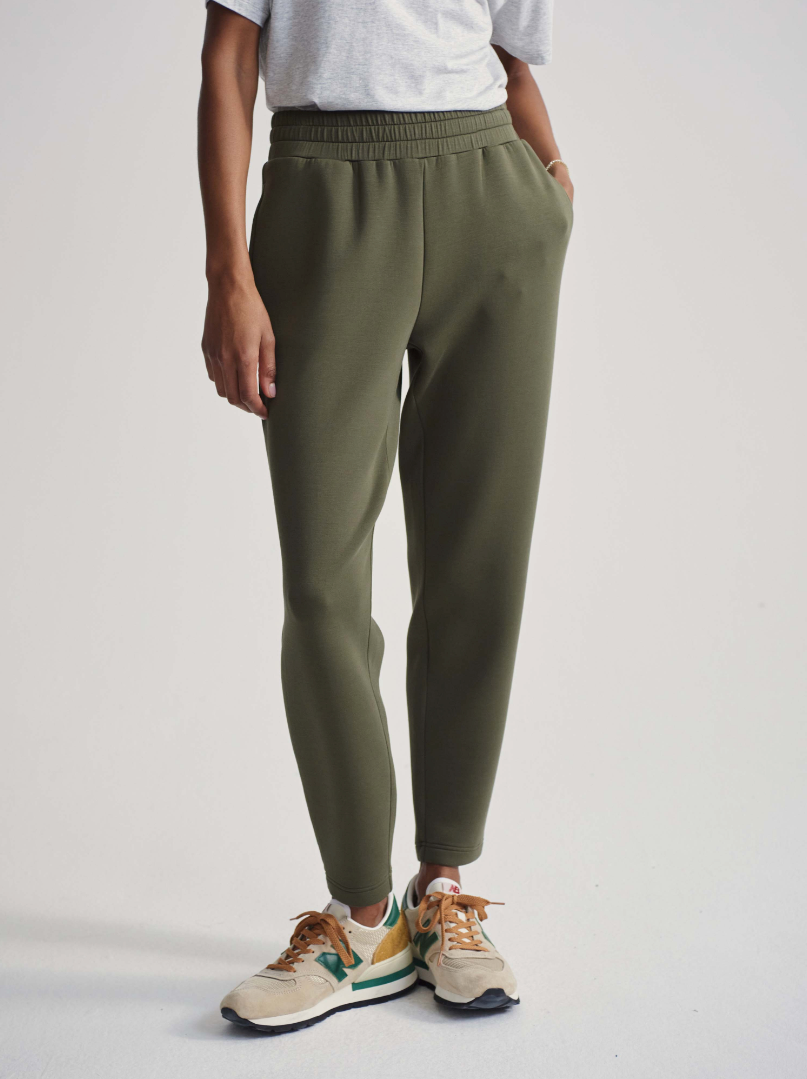 The Slim Knit Ankle Pants