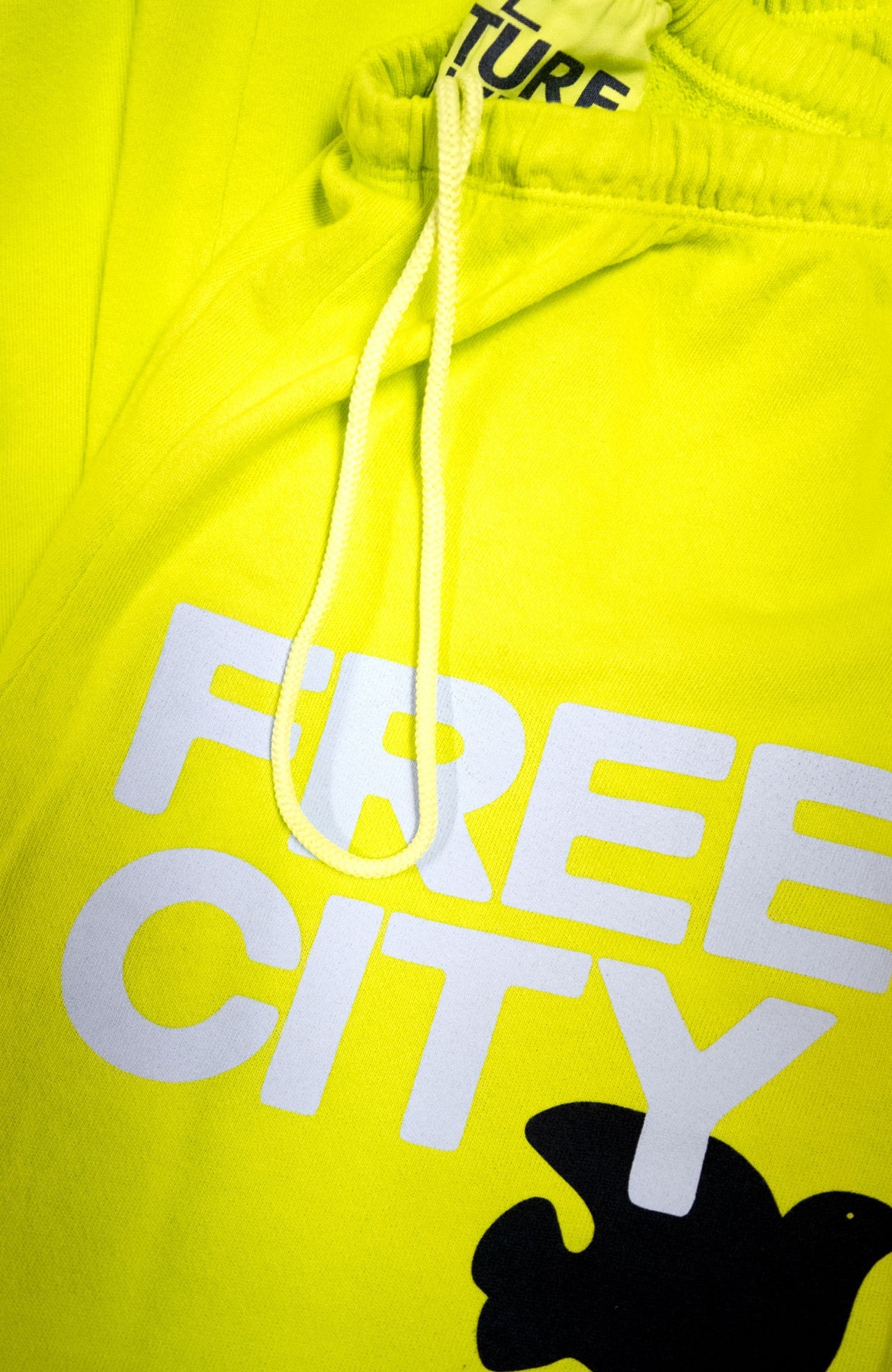 FREECITYlarge sweatpant - glow yellow