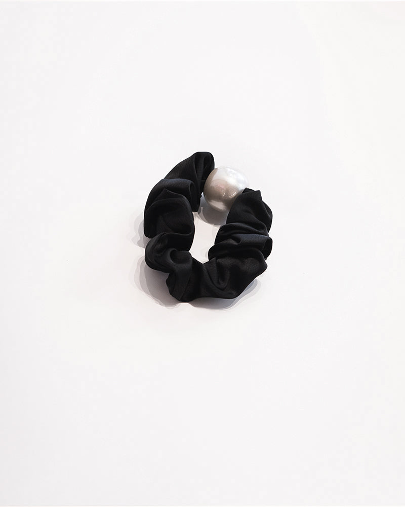 Pearl Scrunchie